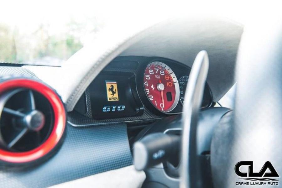 Панель приборов Ferrari SP30 2012 года  (фото 80 из 117)